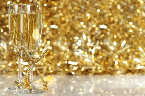 Een blog van onze collega Leonie van Spronsen, zij maakt de balans op van 2 jaar horeca in een pandemie. Wist u dat de horeca maar echt 2 weken zonder beperkingen in het ruimtegebruik of de openingstijden, open is geweest?

spronsen.com/horeca-zullen-…