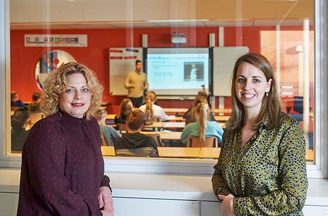 Wat is formatief werken wél en wat niet? Kartrekker Liene Selten van <a href="/HooghuisHeesch/">HooghuisHeesch</a>: het is meer dan 'minder toetsen'. Samen met Ester van Eggelen deelt ze vijf tips, ervaringen en inspiratie in een uitgebreid artikel van @VoortgezetLeren. Zie: hethooghuis.nl/formatief-werk…