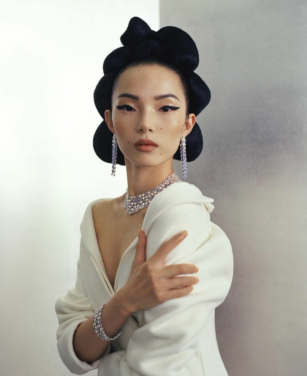 pixts's tweet photo. xiao wen ju for hashtag legend ⋅ ph. leslie zhang https://t.co/qREPN9Twrj
