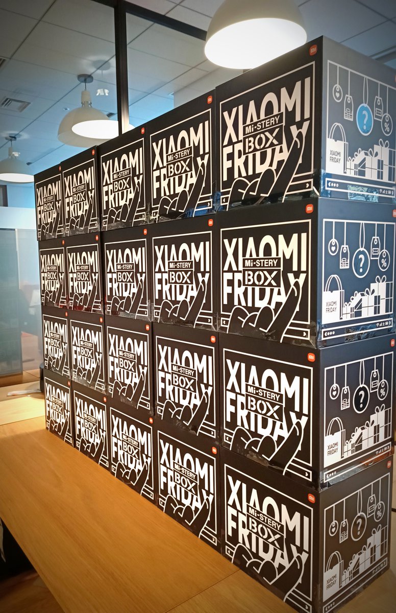 XiaomiJapan's tweet photo. 本日、「Xiaomi Friday」お買い物投稿キャンペーンのプレゼントを発送しました！＃MiステリーBox 🎁

ご応募いただいた皆様、どうもありがとうございました🙇

これからもプレゼント企画は予定しておりますので、引き続きご期待ください✨ #InnovationForEveryone https://t.co/KIIIgzuDHv