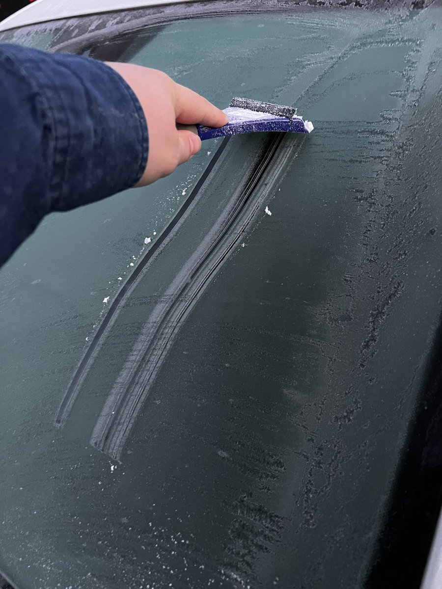 Het wil niet echt lukken met jullie ijskrabber <a href="/HEMA/">HEMA</a>, hoe vinden jullie dat het gaat? Hij is al keer omgeruild.