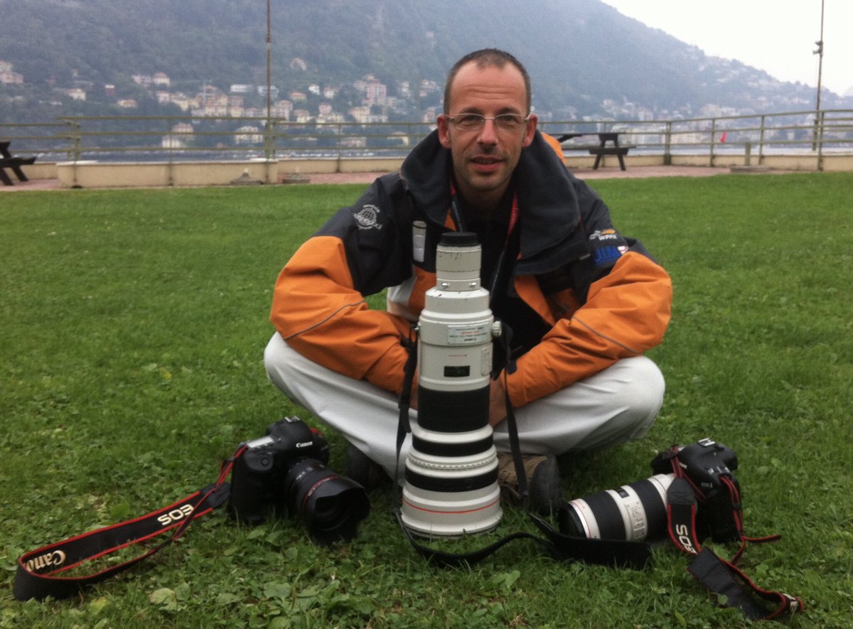 SimonPalfrader's tweet photo. Servizio professionale di #canonitaliaspa #canonitalia 
Evidentemente come cliente non valgo nulla. evidente forzatura…… pensate che un fotografo professionista dopo che ha sostituito otturatore e specchio, forzi l’ attrezzatura che serve per lavorare? semplicemente scandalosi. https://t.co/yVPgVIAb3l