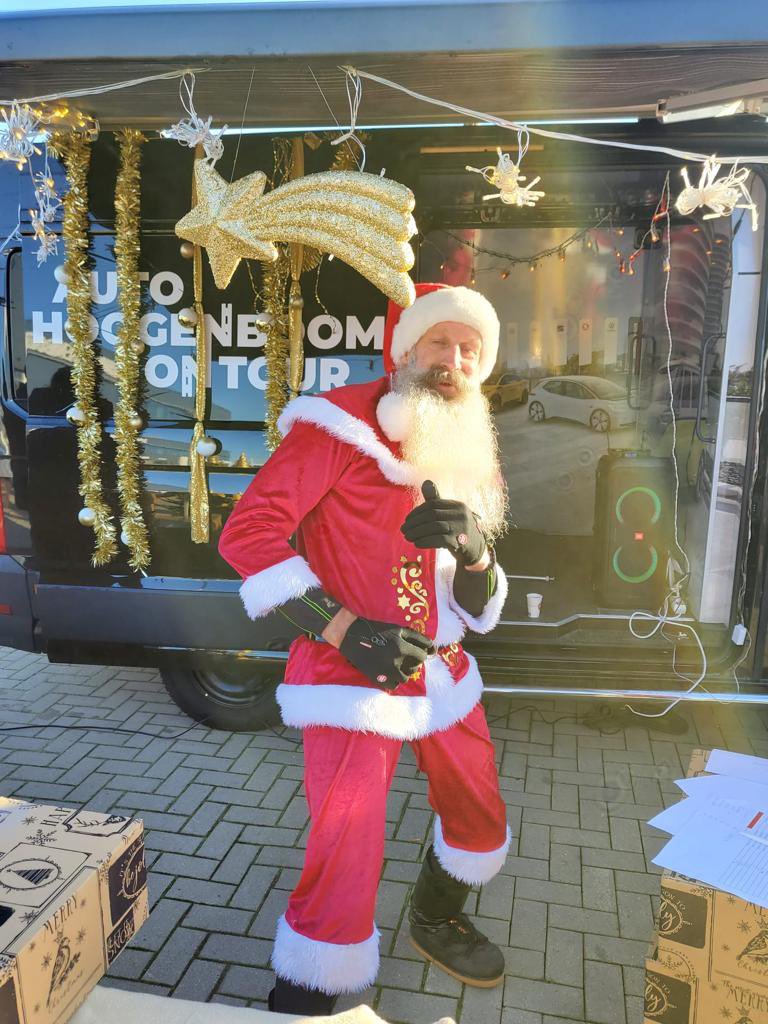 chevylex1957's tweet photo. Vandaag dag 3 van de #Santatour @AutoHoogenboom #debeukerin https://t.co/LlZlPQxLFq