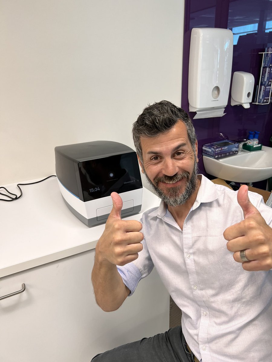 LGMartelotto's tweet photo. New toy in Radelaide! The X is in da haus! 

#lotsandlotsofcells #nocellleftbehind

@10xGenomics @mscienceaustnz 

Thanks Paul for walking the extra mile to coming to install it!!! https://t.co/m8IEhMouir