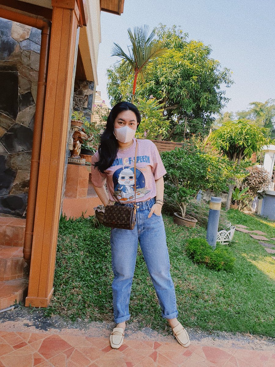 korborrr's tweet photo. วันนี้ใส่เสื้อยูกกก @basjtr คอลนี้ผ้าใส่สบาย และทิ้งตัวดีมาก แต่ไม่ได้ย้วยจนเละนะมีทรงอยู่ ชอบบบ
ลายก็หยั่งเท่🐰📢
#GameroomRabbit
#GameroomAddict https://t.co/f7kN1HxhpV