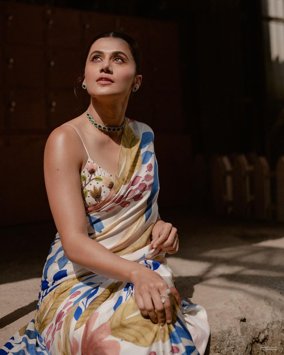 telugufilmnagar's tweet photo. Basking in the sun during the cold wave be like! ☀️

#Taapsee @taapsee #TeluguFilmNagar https://t.co/tsgjJlKCeE