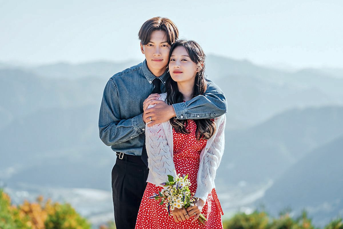 prasanth_ro45's tweet photo. Happy 1st anniversary to Lovestruck In The City drama! 💕

#happy1stanniversaryLITC
#jichangwook 
#KIMJIWON 
#lovestruckinthecity https://t.co/4IP4ko5evH