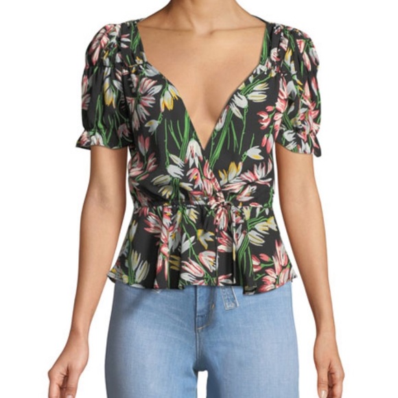 KathieW33451384's tweet photo. So good I had to share! Check out all the items I'm loving on @Poshmarkapp #poshmark #fashion #style #shopmycloset #reiss #likely #derekheart: https://t.co/F3brtyUpyx https://t.co/kFceDgfAHx