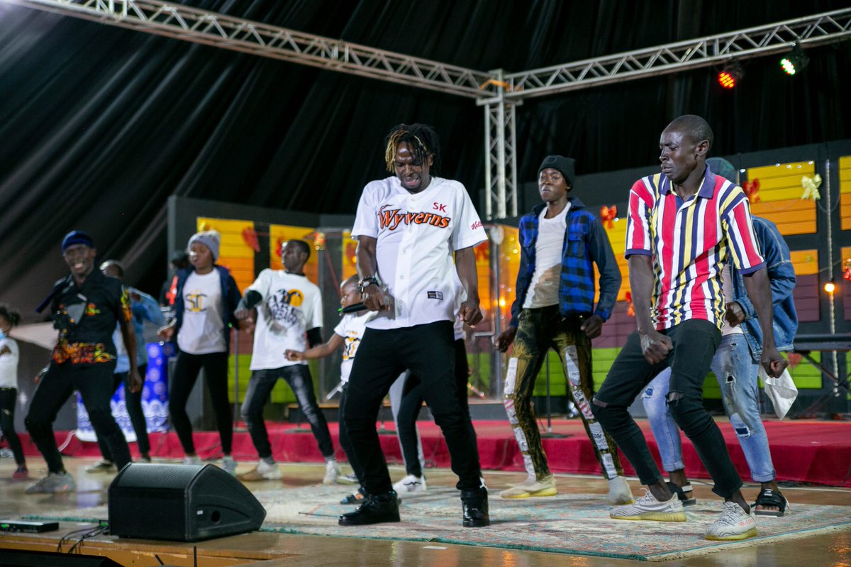NairobiChapel's tweet photo. Thank you to Kenya’s gospel greats @jabidii_music and @mojishortbabaa for showing what LOVE is at the #LoveConcert in support of our Pastor Wameri.
Thank you Fam!
Our hearts are full.
1 Corinthians 13:13 NLT
Paybill: 311 21 21
A/C: Simon Wameri
#IStandWithWameri https://t.co/1ZffHEj5fp