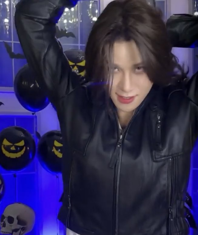 มากับหญิงพวกแม่งไม่ทำหรอก❌
แต่งหญิงอะพวกแม่งไม่ทำหรอก✅