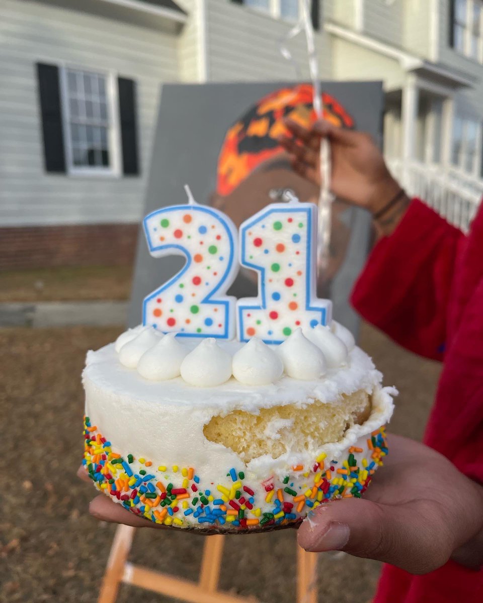 _SaucexGod_'s tweet photo. Happy Birthday to me🎈🎂 https://t.co/8Y9jzrc6fn