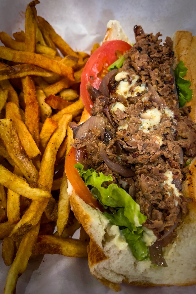 chicagox's tweet photo. One of the best sammich in Deep Ellum!! The Shaved Ribeye Sammich! 🤤 @UncleUbers #Dallas #DeepEllum #sandwich #ribeye #beef https://t.co/BqVuGt4tyd