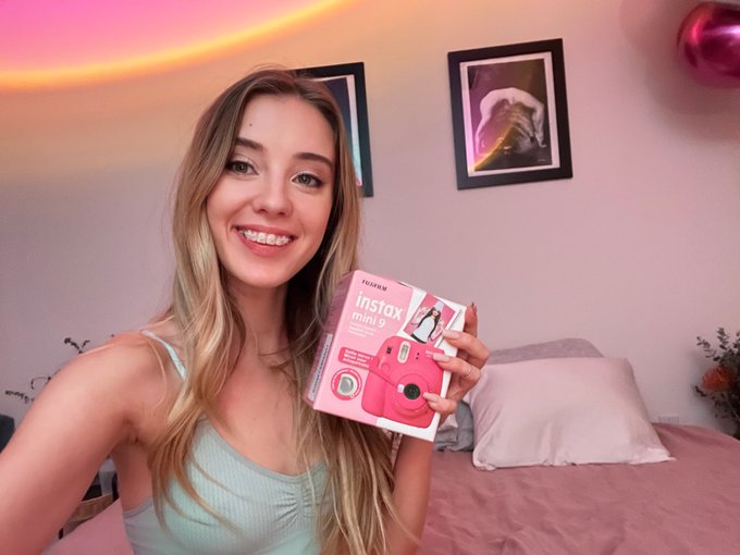 Thank you very much to the fan that bought me the Polaroid camera for my bday. It doesn&rsquo;t say who it&rsquo;s