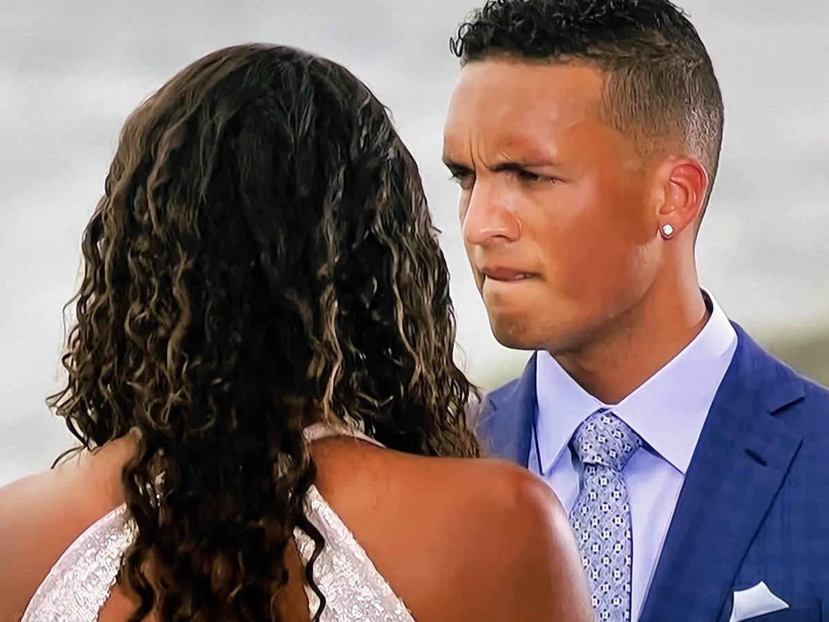 BachelorHotTake's tweet photo. This is the moment the whole damn world wanted to yeet her ass in the ocean. #bachelorettefinale https://t.co/JV6Hj8Nb7K