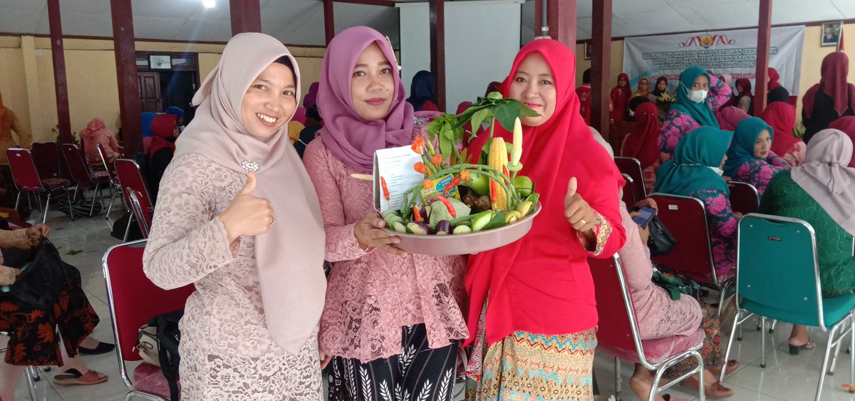 grabagan_post's tweet photo. Peringatan hari ibu, lomba kreasi sayur asem https://t.co/BUFJg0hWvo