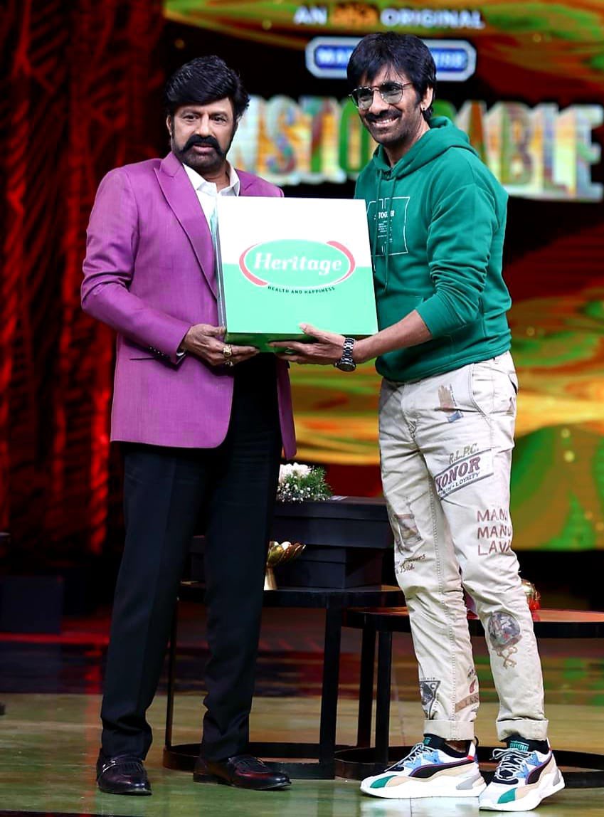 RaviTeja_offl's tweet photo. Unstoppable fun... with the one and only #NandamuriBalakrishna garu!
Thoroughly enjoyed the show 😊 @megopichand https://t.co/3YG7DCSPqe