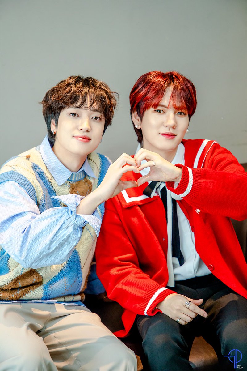 TOPmedia_Kr's tweet photo. [#포스트][틴탑&amp;업텐션] 2021년 연말 가장 핫한 맛집! 음색 맛집 소개

💜💛 https://t.co/KgG2go33gw

#티오피보이스 #TOP_VOICE 
#니엘 #NIEL #창조 #CHANGJO #환희 #HWANHEE #틴탑 #TEENTOP #업텐션 #UP10TION #Suddenly https://t.co/SpI11LomJV