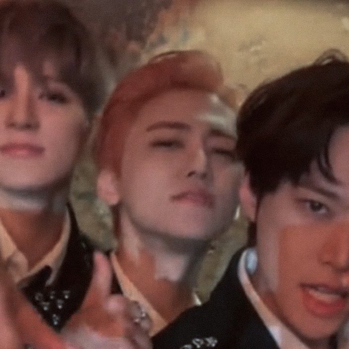 ดูเขาทำดิ จะบ้าหรอ ㅠㅡㅜ