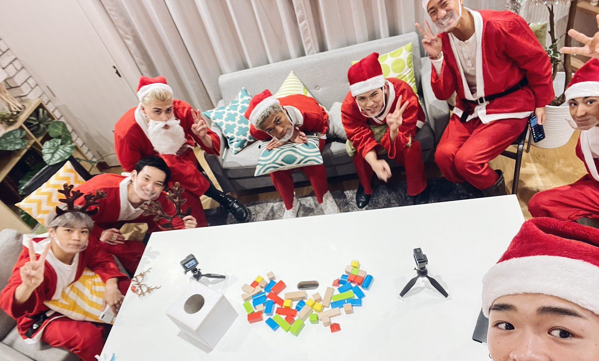 psyfe_member's tweet photo. 椋雅です👦🏻

こんにちは✨
もうすぐクリスマスですね🎄

こちらの動画では8人のサンタがお待ちしております🎅🏼👍
https://t.co/RdMchYzxxa
お気に入りの場面はどこでしたか？🤫

#中西椋雅
#RYOGA
#PSYCHICFEVER https://t.co/9qlT99qLi3