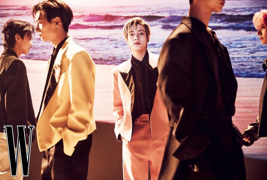enhypenupdates's tweet photo. [INSTAGRAM] 211222

@.wkorea_man Instagram Update with ENHYPEN

@ENHYPEN_members @ENHYPEN #ENHYPEN #엔하이픈 https://t.co/lRQtcQT8qI