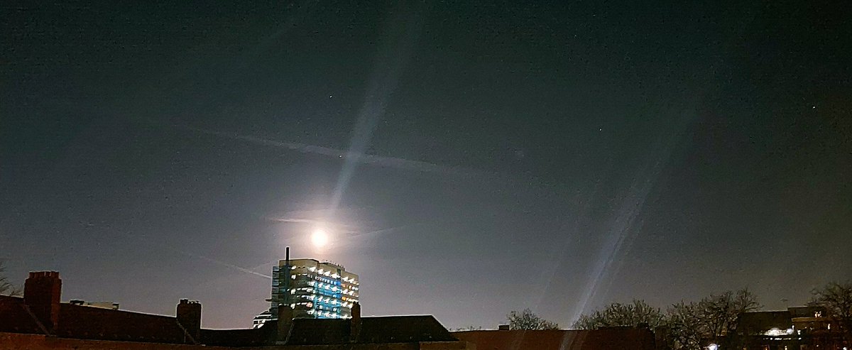 CMemories73's tweet photo. "O holy night
Fall on your knees and hear the angel voices"
One year ago today I went thru the worse day ever
Call to give permission to turn the machines off and let you go
#MissYouDad #LifeIsNotTheSame
I look up and see you there looking down on us
See you soon
#Sign #moon https://t.co/LfyS7MCTRc