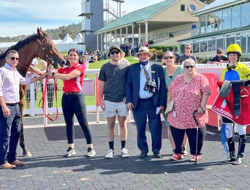 Win number 4 today for Michbar (4g Whittington x Grey Gem) who was too good for his rivals in the Mick Sims Memorial BM62 over 1150m!

Congrats to his owners Barry &amp; Michele Diprose and thanks to <a href="/Ericabyrne_1/">Erica Byrne burke</a> for a brave ride! #Mitch #TrinderRacing