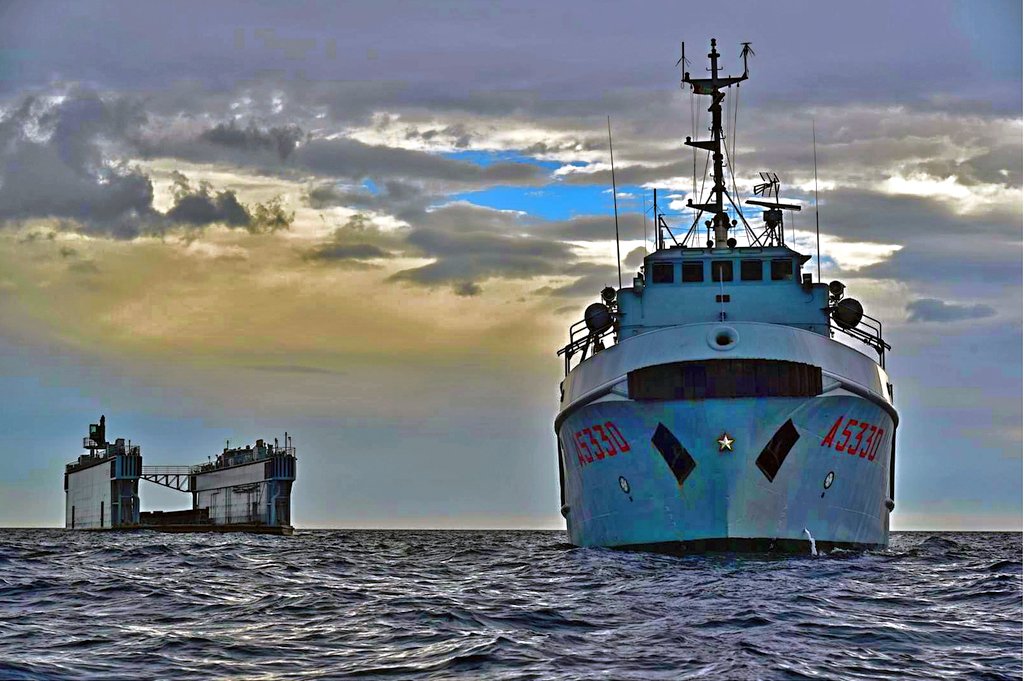 FlMichele69's tweet photo. ATF #ITSSaturno A5330 Ciclope Class
and AFDL #GO59
Naval Base of #Augusta before the transfer to the Naval Base of #Brindisi
12 February 2016
@ItalianNavy🇮🇹 https://t.co/IvYJ0McurR