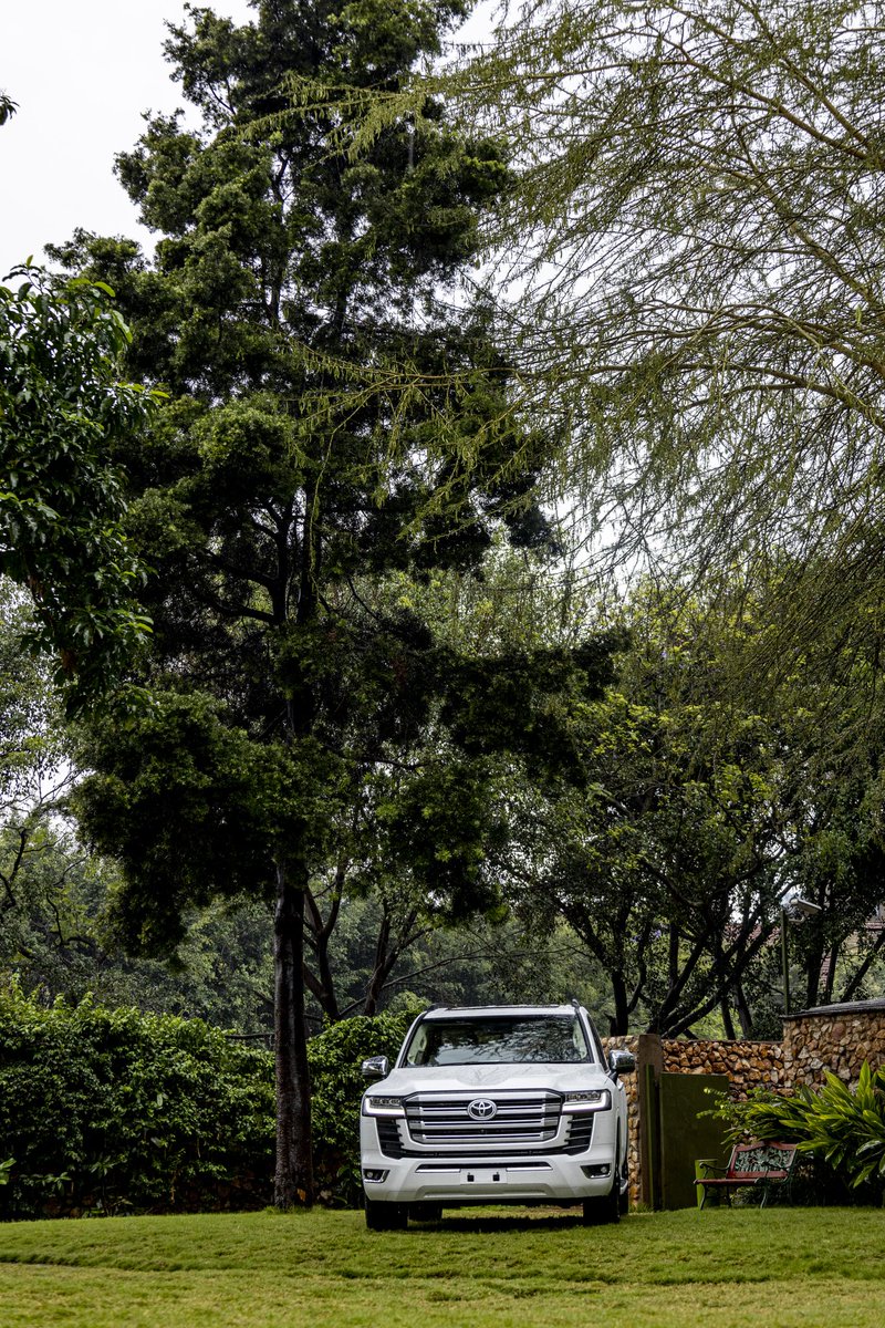 Sapayian's tweet image. As we mark the 70th Toyota Land Cruiser anniversary let me do a basic explanation of how we got to the latest 300 series pictured below

THREAD

 cc @Toyota_Kenya
#NamesHavePower #ToyotaKenyaExperience #LC300 #LC70Anniversary
📸 @VinceChepkwony