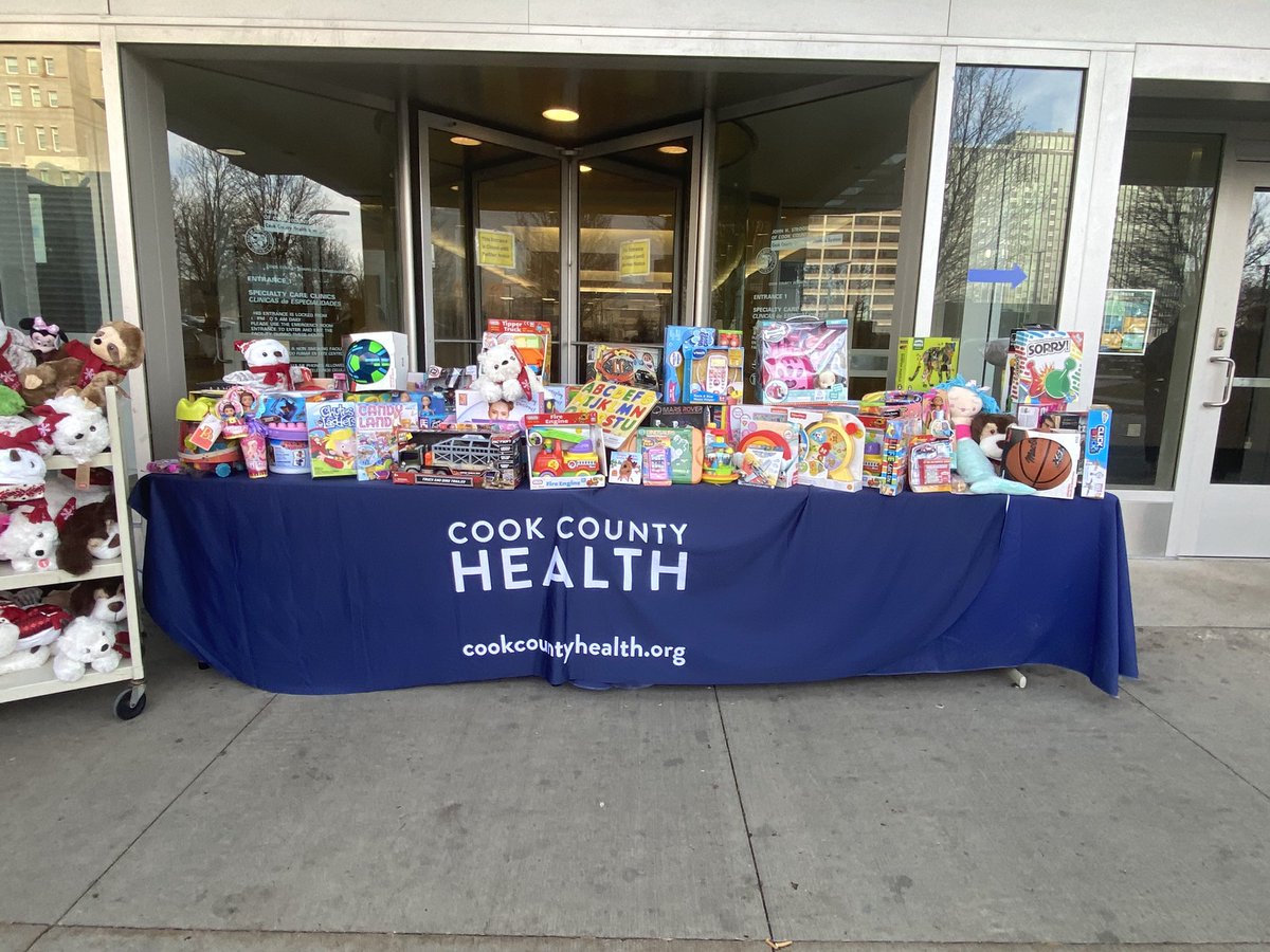 Commissioner Dennis (@commdeerdis2) on Twitter photo Spreading holiday cheer by delivering toys to Cook County Health to be given to children who are at the hospital or in the ER Christmas Eve and day. Third year doing this and a member of the Harlem Globe Trotters joined this year. <a href="/ToniPreckwinkle/">Toni Preckwinkle</a> <a href="/CookCtyHealth/">Cook County Health</a> <a href="/kschorsch/">Kristen Schorsch</a> Spreading holiday cheer by delivering toys to Cook County Health to be given to children who are at the hospital or in the ER Christmas Eve and day. Third year doing this and a member of the Harlem Globe Trotters joined this year. <a href="/ToniPreckwinkle/">Toni Preckwinkle</a> <a href="/CookCtyHealth/">Cook County Health</a> <a href="/kschorsch/">Kristen Schorsch</a>