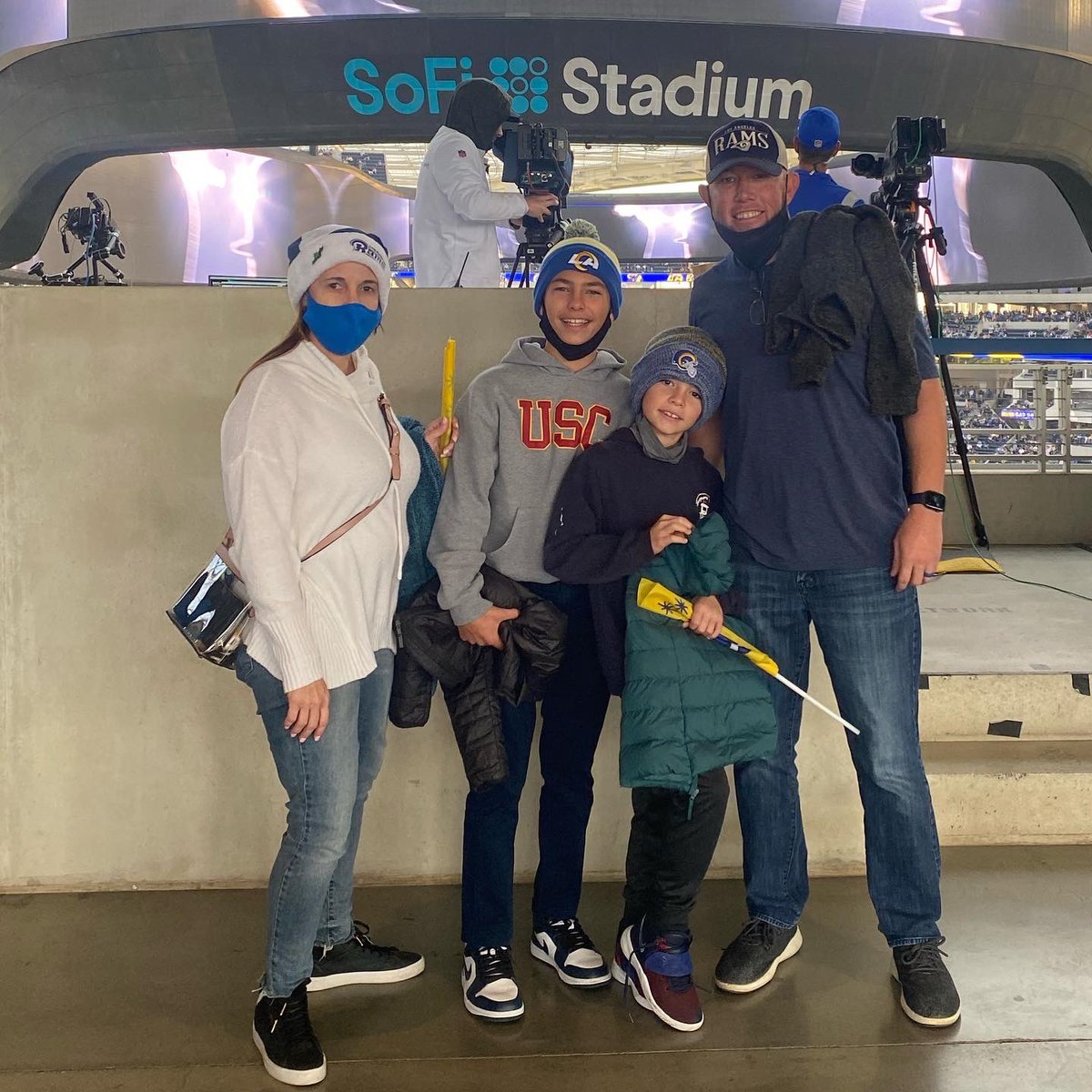 Coach_JLove's tweet photo. Fun night with the family! 

Watched @Coach_Carbs &amp; the @RamsNFL grind out a victory in @SoFiStadium. And got to see the great @GLindheim (Head Coach @FBWarriorsECC). 

#HustlersSpirit 
#FootballFamily #SolidNight https://t.co/e6ncT5yeMX