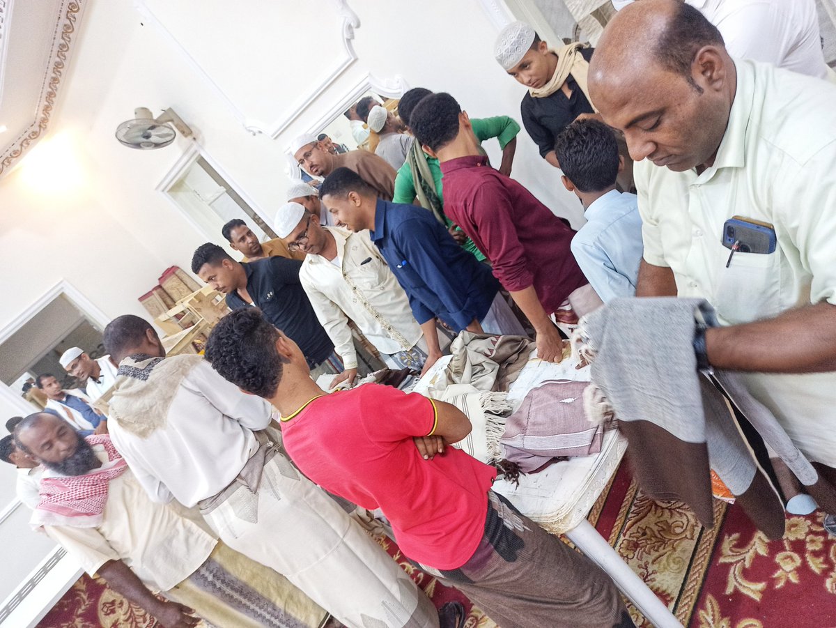 khaledshantof's tweet photo. من المخرجات التي يسعى إليها مشروع تدريب ودعم المهارات المهنية و التجارية هي ترك الاثر في المستفيد والمجتمع وربط المستفيد بالسوق ، ف خلال المعرض والبزار التي اقامته @SMEPSYEMEN بلغت المبيعات بالنسبة لقطاع المنسوجات في يوم واحد إلى أكثر من 236٫500 ريال يمني.
#نمكن.
#ندرب.
#ندعم. https://t.co/vD1dajhG9E
