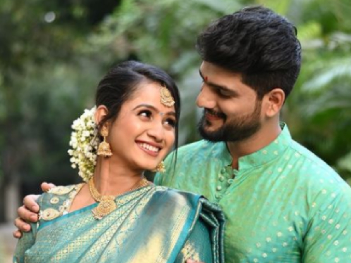ETimesTV's tweet photo. Mulgi Zali Ho fame Divya Subhash to get hitched to beau Akshay Gharat soon
#DivyaSubhash #MulgiZaliHo #wedding #Marathi
https://t.co/iFWKDQrYvX https://t.co/yHuNxC687V