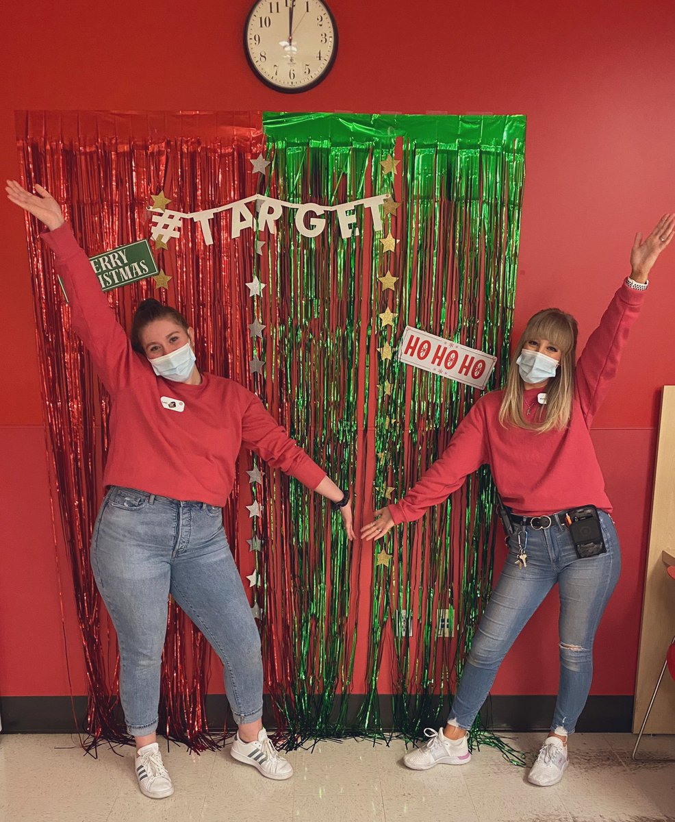 VGensicke's tweet photo. Twin Day for Spirit Week! 🤩👯‍♀️#2542 @KatieA2542 https://t.co/w401iNDcat
