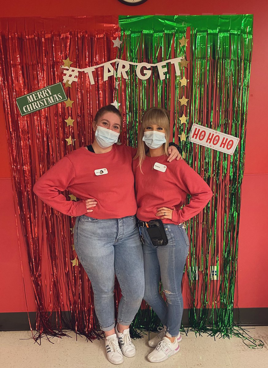 VGensicke's tweet photo. Twin Day for Spirit Week! 🤩👯‍♀️#2542 @KatieA2542 https://t.co/w401iNDcat