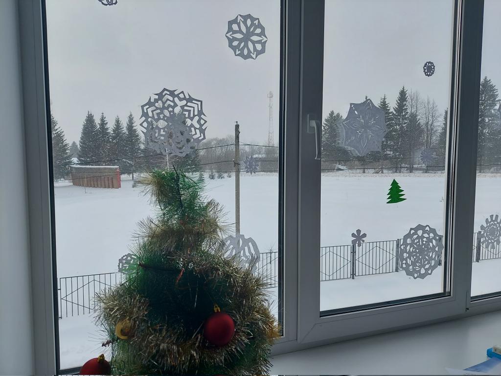 Wiktor2177's tweet photo. #Новогодниеокна https://t.co/FnVwc8mtdc