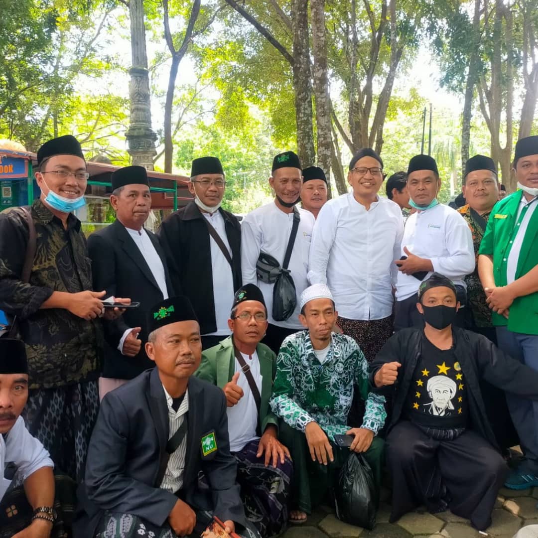 mang_ebeng_'s tweet photo. Alhamdulillah bisa menghadiri pembukaan MuktamarNU34 
#Muktamar34NU #MuktamarNU #MuktamarNU2021 https://t.co/KunV2lAMDo