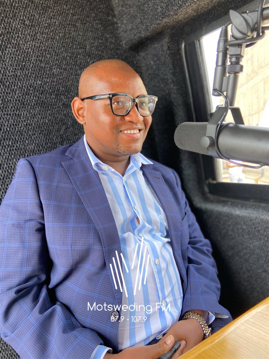 Motlatsa tona ya <a href="/CommsZA/">Dept of Communications & Digital Technologies</a> Rre <a href="/PhillyMapulane/">Philly Mapulane</a> ka karolo e poso e e tshamekang ka go rebola di set top box