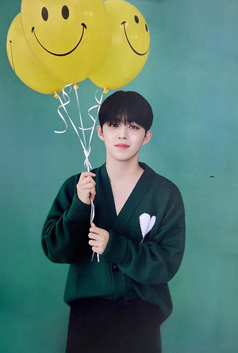 rpphCDO's tweet photo. Good afternoon Rondies, 🍒
Albums and merch already arrived in our address. We will start sending DMs and emails for ship-out links. 
Thank you so much for being patient. https://t.co/oQMwZyQHvE