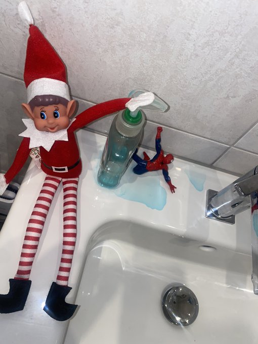 We don’t think the elf likes Oscars Spider-Man #elfontheshelf https://t.co/msx8DCKcuZ