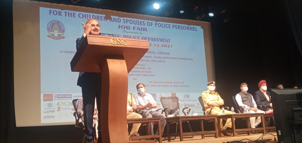 CII4SR's tweet photo. Mr @MPonnuswami , Past Chairman, CII, Tamil Nadu along with Dr C #Sylendrababu, IPS, Director General of Police, Tamil Nadu Police addressing at the @CII4SR - @tnpoliceoffl Employment Exchange Job Fair today in chennai @chennaipolice_ @ChennaiTraffic #HOPFTamilnadu #CIITN https://t.co/HhBEuHYfny
