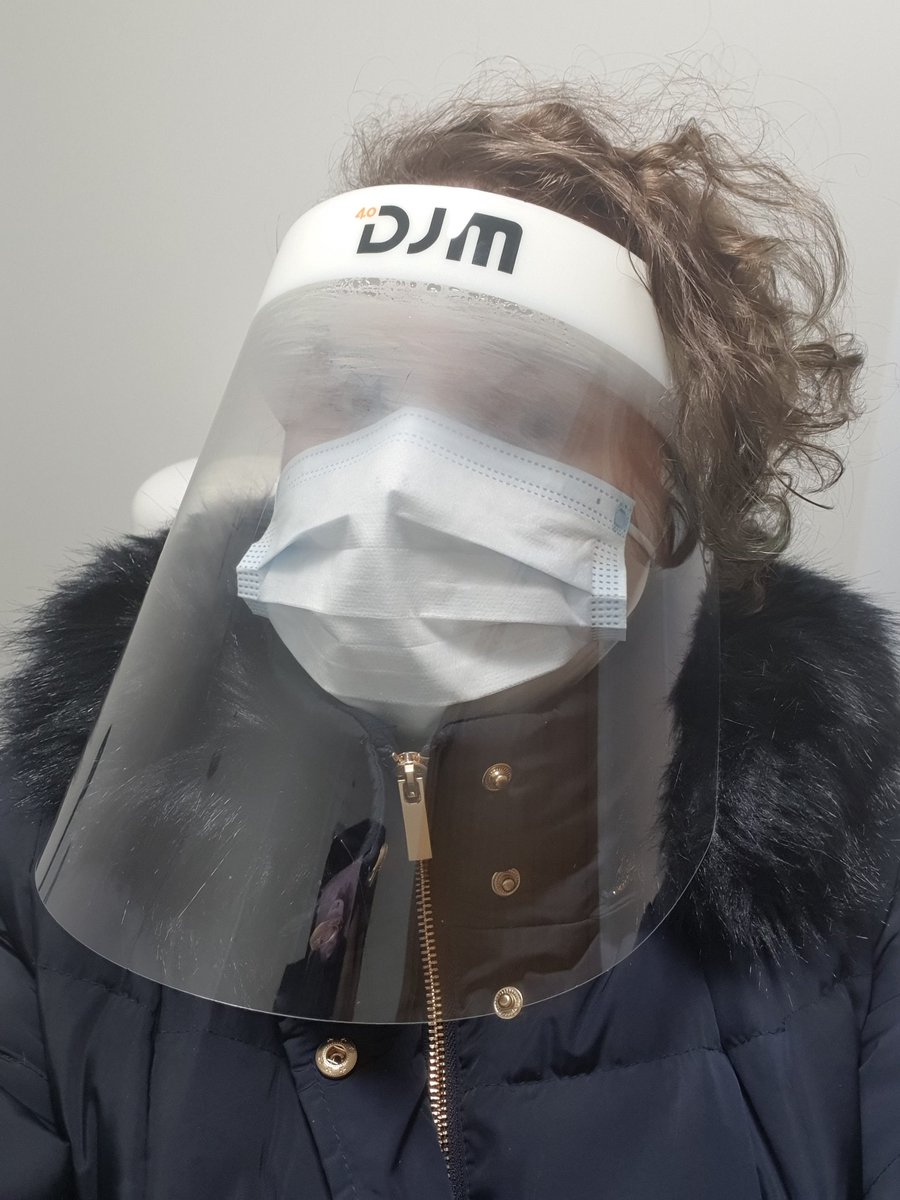 seraten04's tweet photo. It was cold but I was a vaccination Steward yesterday in Bradford 😂 here's me hoping my visor doesn't steam as much next time #firsttaskdone https://t.co/3bw9XggtMo