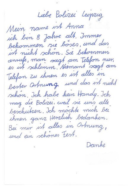 Vielen lieben Dank an die 8-jährige Anna, die einer Streife am Hbf #Leipzig diesen Brief übergab. 
Wir sind gerührt und wünschen dir auch #FroheWeihnachten.
#Danke