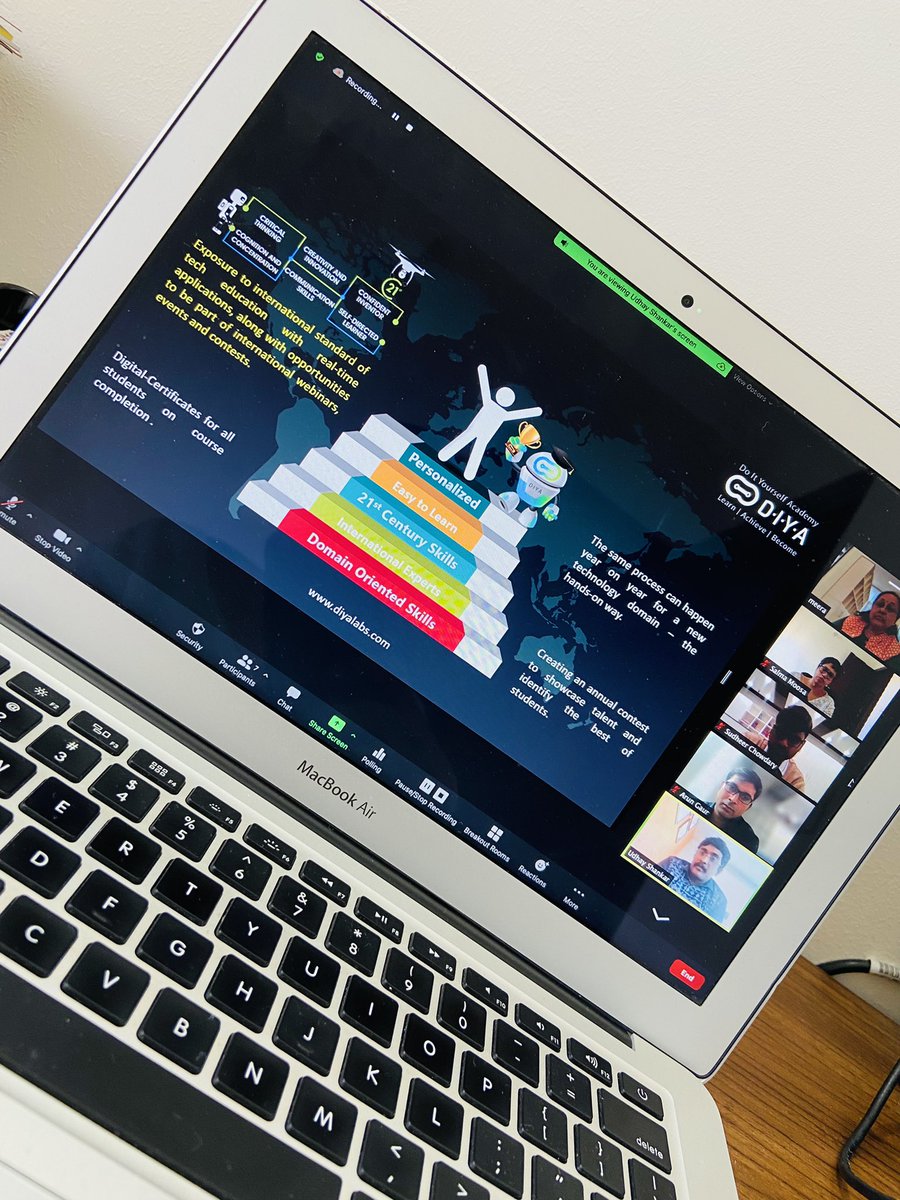 startupsquares's tweet photo. #OutSourcedSalesOfficer services are about bringing your clients to you and that is what #startupsquares does under its OSO services 

https://t.co/quCikxObp0

Explore… make your 2022 more for yourself and company milestones 💪🙏🏻 https://t.co/CclFUwfHsd