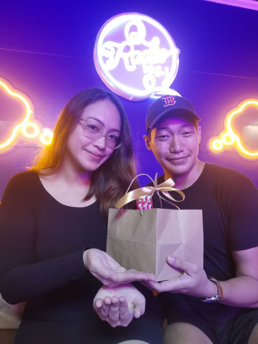 qradio105fm's tweet photo. #QRushHour duo asking you:
#WWQD: if you can gift someone with knowledge, what would q give?
e.g, Loving someone doesnβt mean that theyβre good for you π
#Happyhour lined up from 5pm to 6pm! Call in through ZOOM - 632-105-1051 https://t.co/kke4Ef1r4j