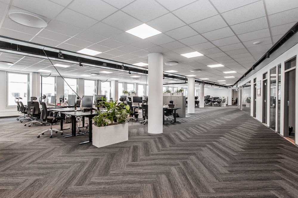 CushWakeSweden's tweet photo. Quickbit flyttar sitt huvudkontor till Luntmakargatan, CBD https://t.co/IVdcCcCe5Y https://t.co/5LbGaADtFY
