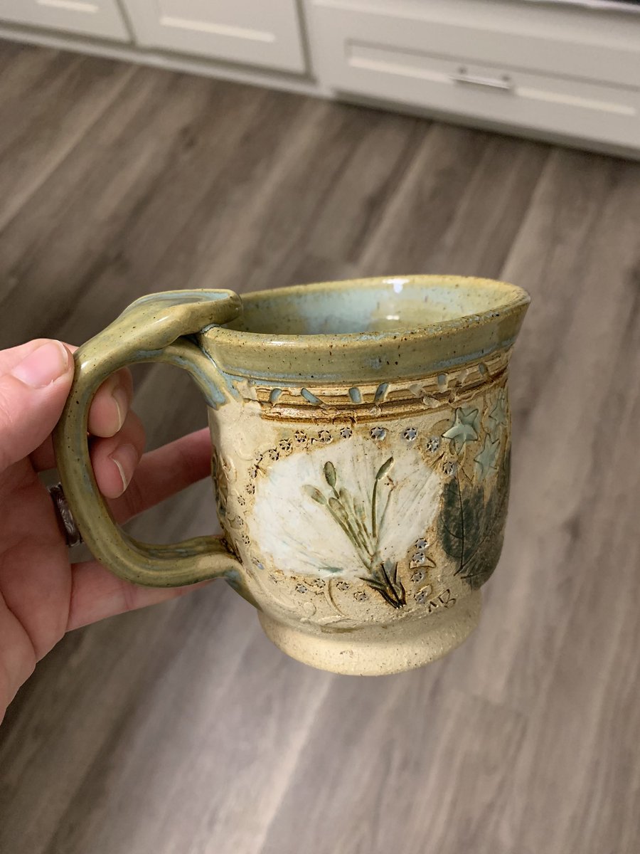 heathercat56's tweet photo. Sometimes you buy pretty things for yourself just… because. From Green Earth Pottery in Flint, MI - on Etsy: https://t.co/gjybwL8LdB https://t.co/7K0hzptR7z