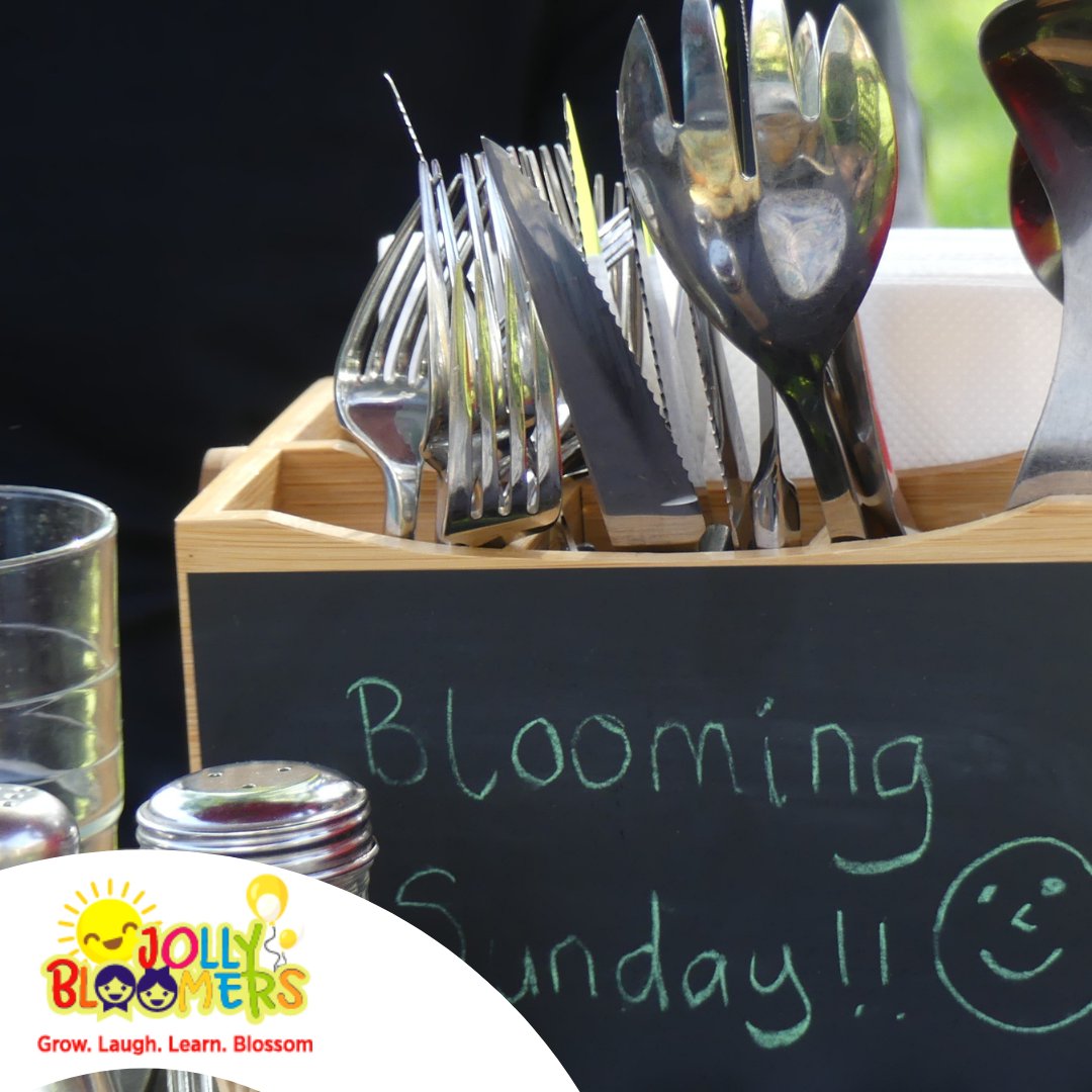 JollyBloomers's tweet photo. Looking to spice up your hosting table this festive season?
Have you tried placing drinks that need to be chilled in a bowl of ice &amp; adding some flowers?
How about using a personalized cutlery holder?

📲0776878311 / 0759999419
📲0776738311 / 0759999418

#JollyBloomersHomeCare https://t.co/QYMKJysYNF