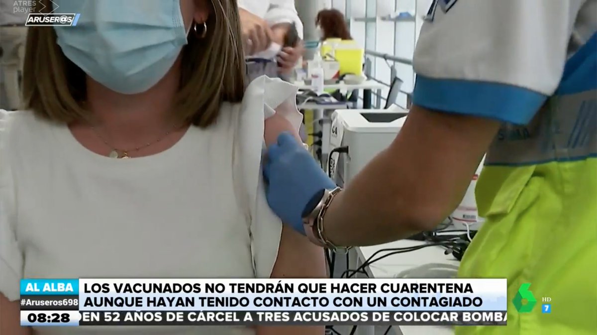 AruserosLaSexta's tweet photo. 🔴 Los vacunados que sean contacto estrecho con un positivo y que no tengan síntomas, no tendrán que hacer cuarentena. Eso sí, deberán limitar los contactos sociales #Aruseros698 https://t.co/0aELm8ZYfc