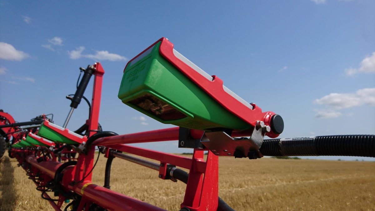 AgrifacAU's tweet photo. Attention NSW & QLD growers: #Agrifac will be running demo days at farms across #northernNSW and southern/central QLD in Jan to showcase the latest addition to the #CondorV: #WEEDIT. Call Damien on 0499 838 707 for the details ๐ #AgrifacAU https://t.co/QQBcWo2KX8