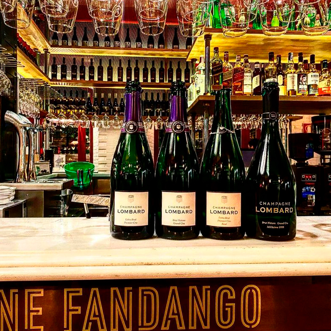 Noche de #catafandanguera con nuestro máster sumiller <a href="/JavierUsarralde/">Javier Usarralde </a> en @WineFandango. El protagonista de la jornada Champagne Lombard 🔝🍾que ha dejado al público maravillado🤩